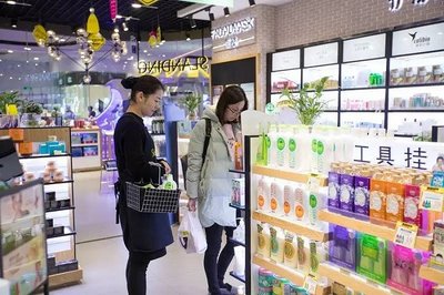 如何将化妆品店打造为强势品牌 成功策略与执行路径
